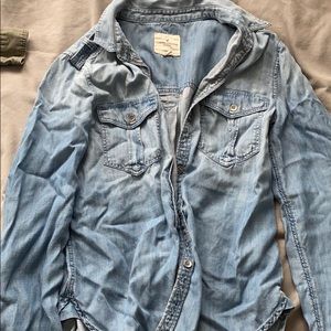 American eagle boyfriend fit button down